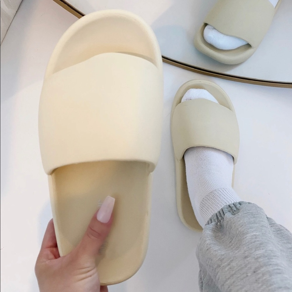 Nude Slides